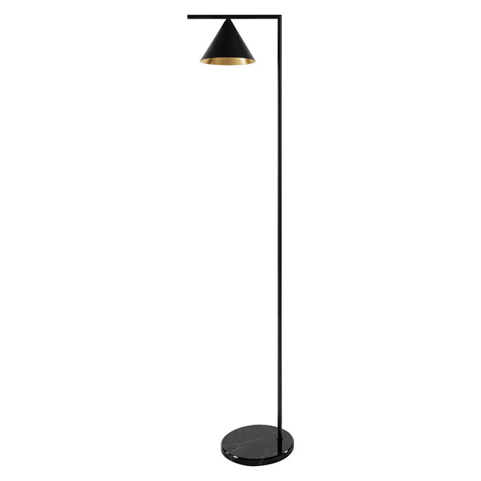 Lámpara de piso HARUKI de Mil Luces en aluminio negro mate con pantalla cónica de interior dorado y base de mármol negro.